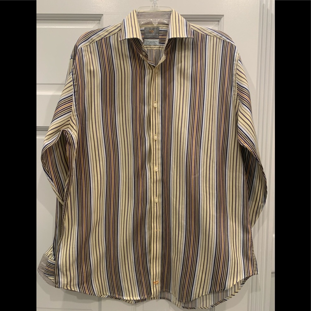 Thomas Dean men’s dress shirt.